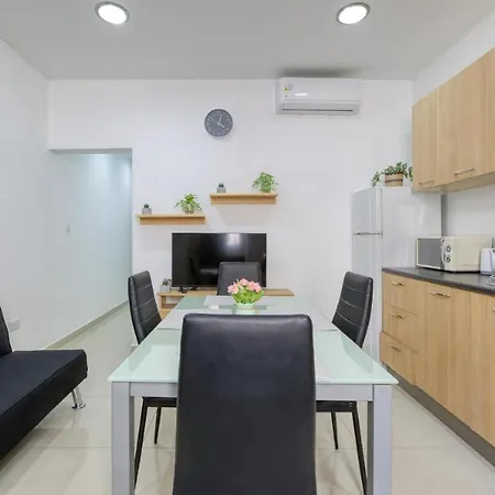 Δωμάτια σε οικογενειακή κατοικία R2 Nr Retreat Gzira