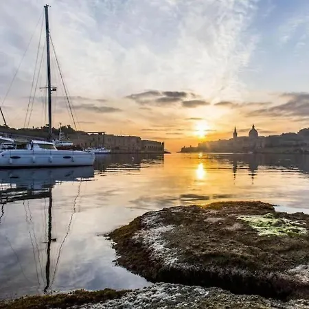 Δωμάτια σε οικογενειακή κατοικία R2 Nr Retreat Gzira