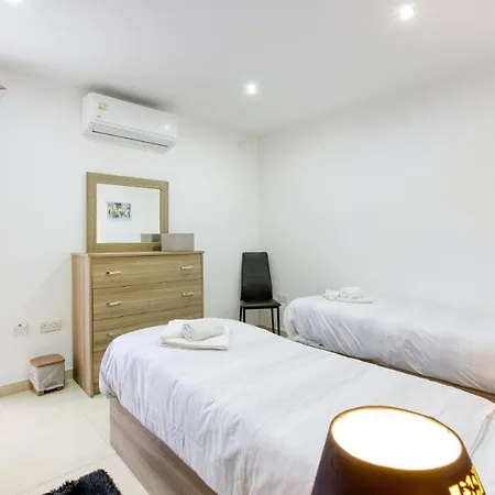 R2 Nr Retreat * Gzira