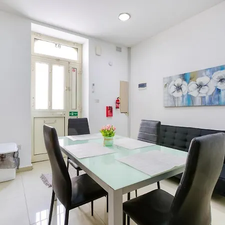 R2 Nr Retreat Gzira