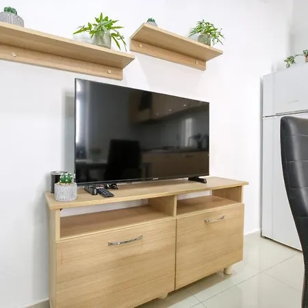 R2 Nr Retreat * Gzira